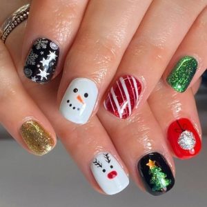 Christmas Nail Designs 2023 With (Cute Ideas)
